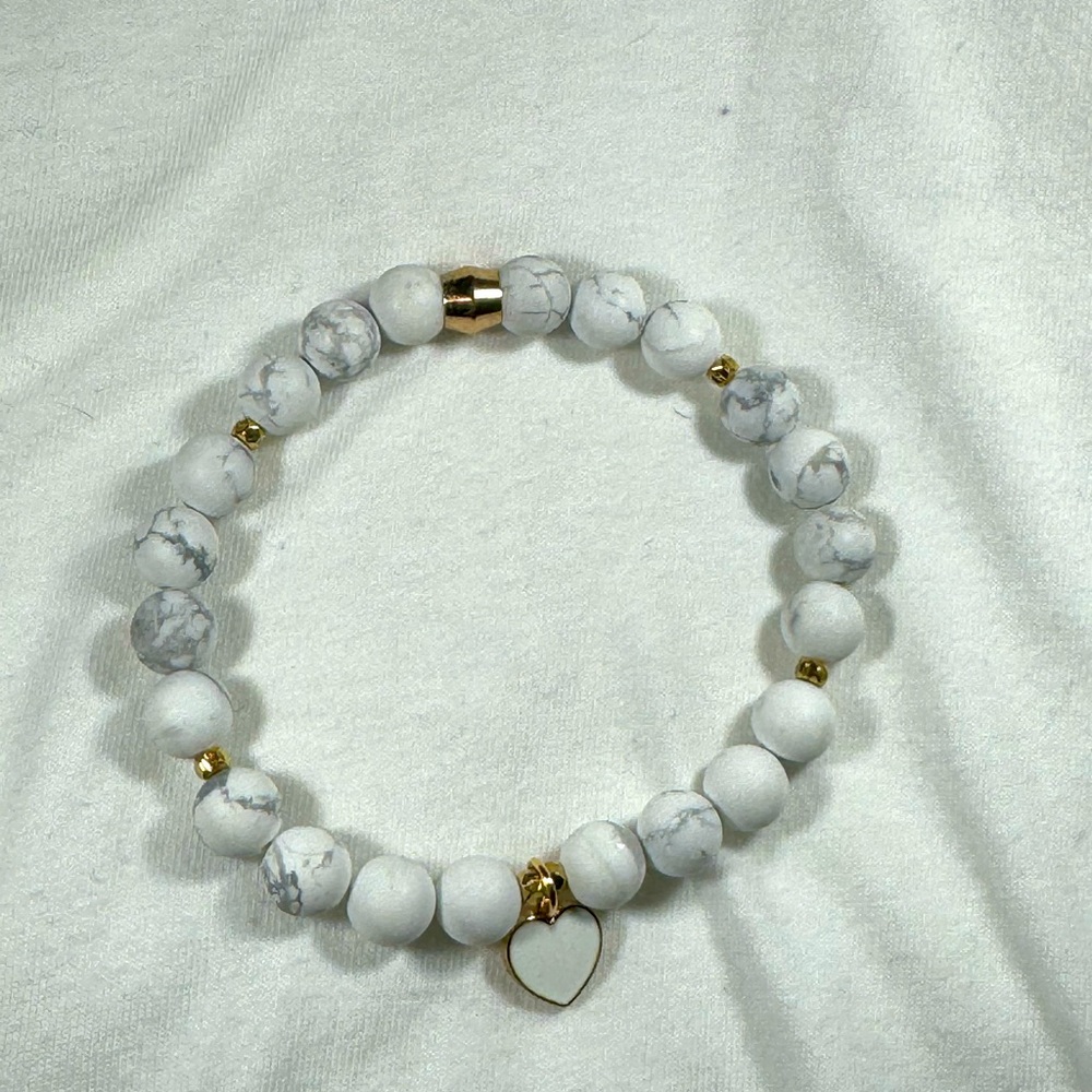 Howlite blanc- Matte white finish